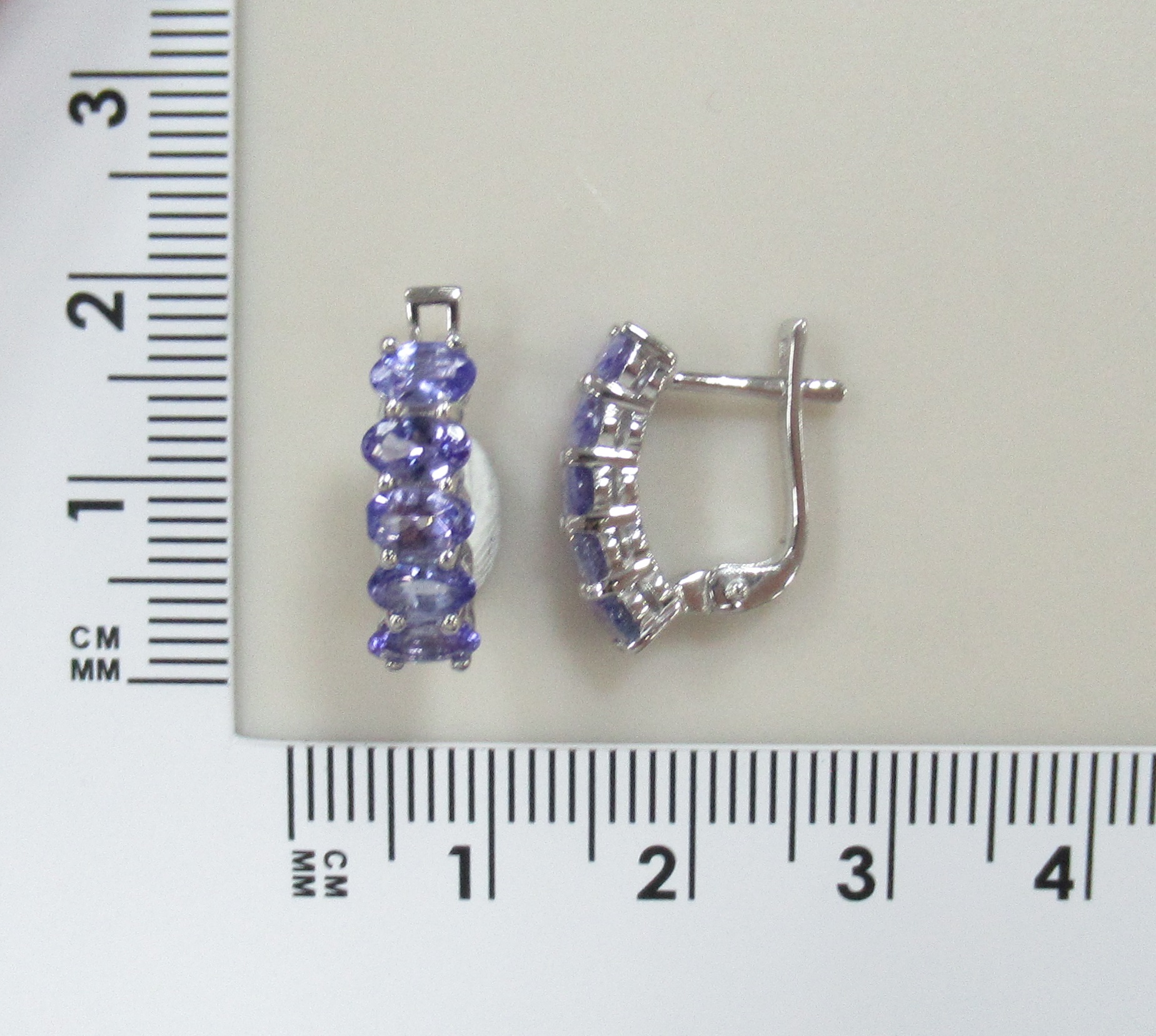 Серебряные серьги с танзанитами